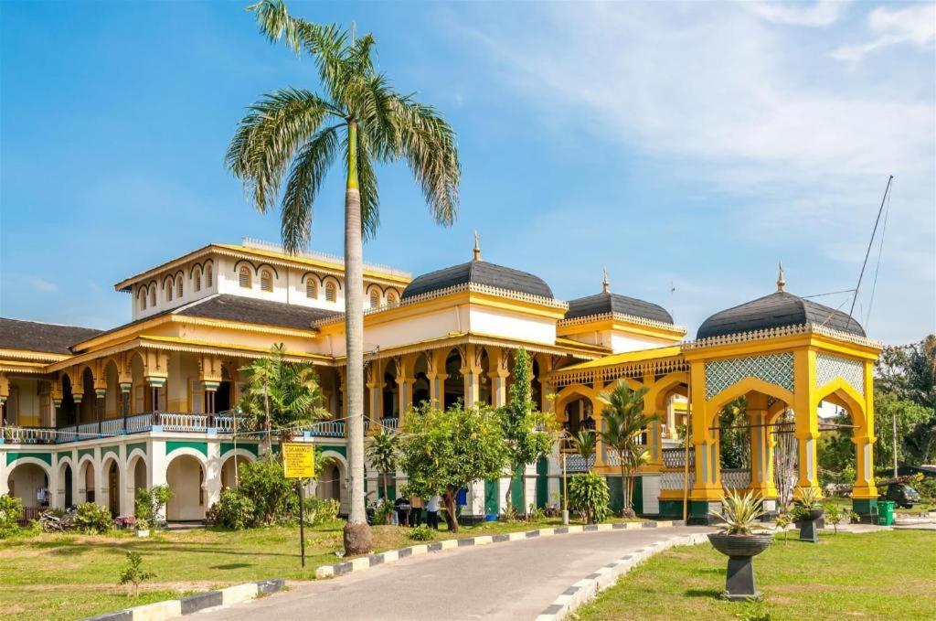 The Sulthan Darussalam Медан Экстерьер фото